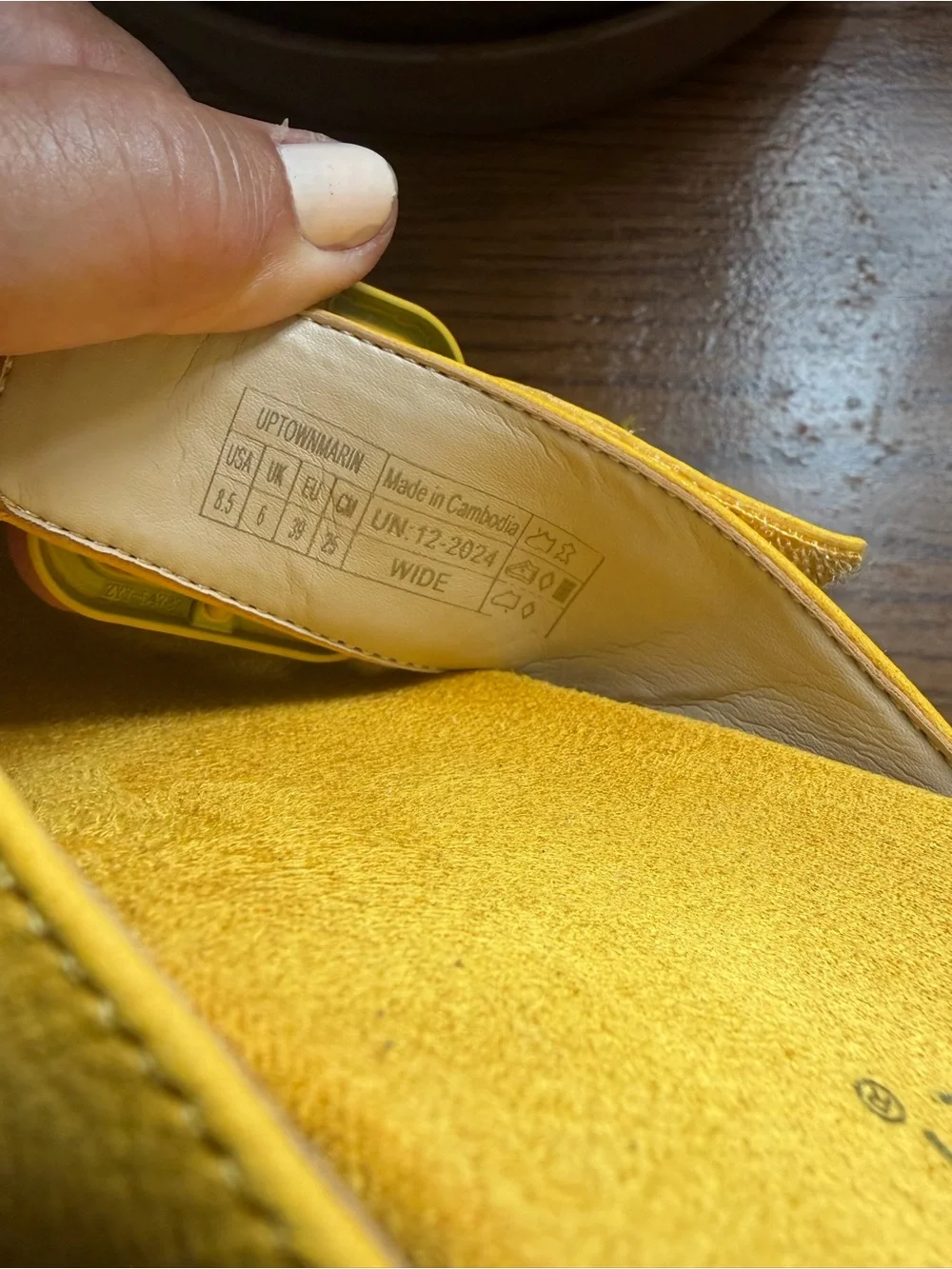 Vionic Women's Uptown Marin Toe Post Sandal in daffodil yellow nubuck 8.5 Wide